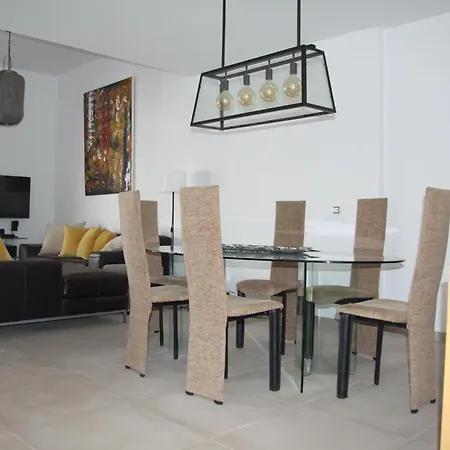 Mit Pool Fuer 2 Personen Und 4 Tatil Evi Caleta De Fuste