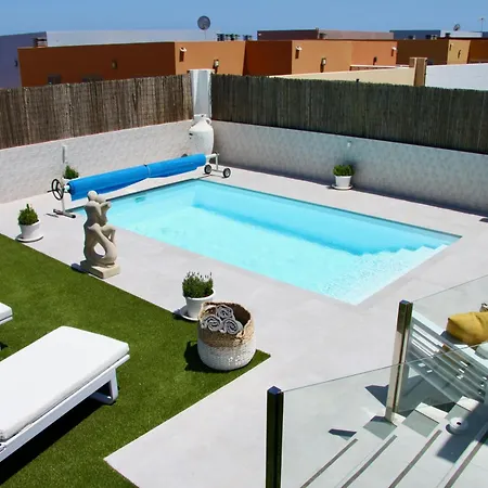 Σπίτι διακοπών Mit Pool Fuer 2 Personen Und 4